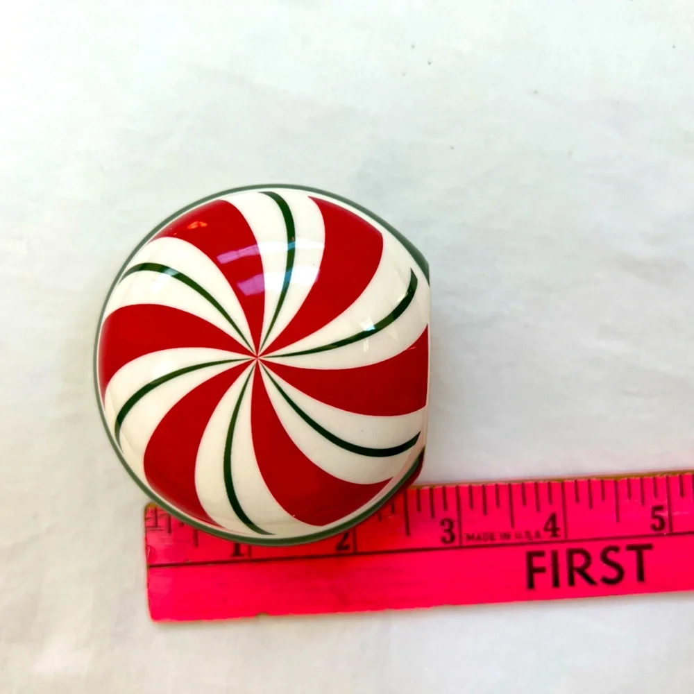 Christmas Salt and Pepper Shakers (2) Pier 1 (P1) Vintage Red Green Round Swirl